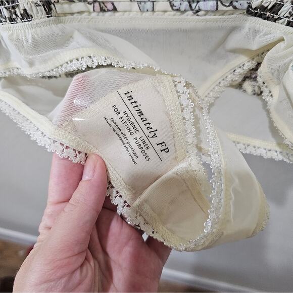 NWT Free People Weekend Plans Bodysuit Size Small - Picture 12 of 13